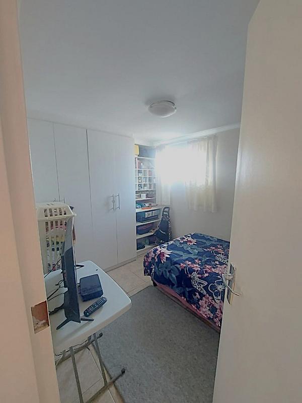 2 Bedroom Property for Sale in Goodwood Central Western Cape